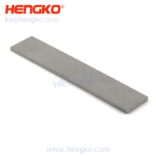 Sintered porous stainless steel filter plate